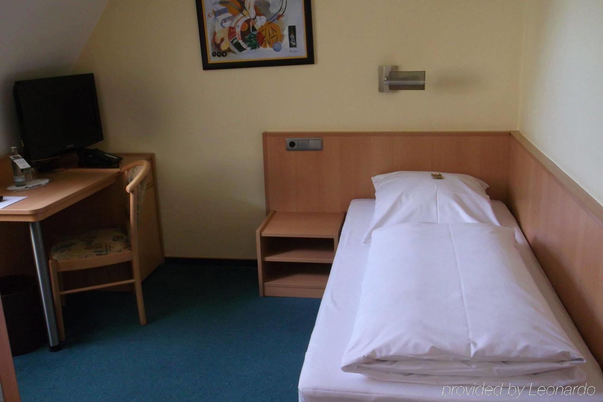 Serways Hotel Reinhardshain Nord Grünberg Zimmer foto