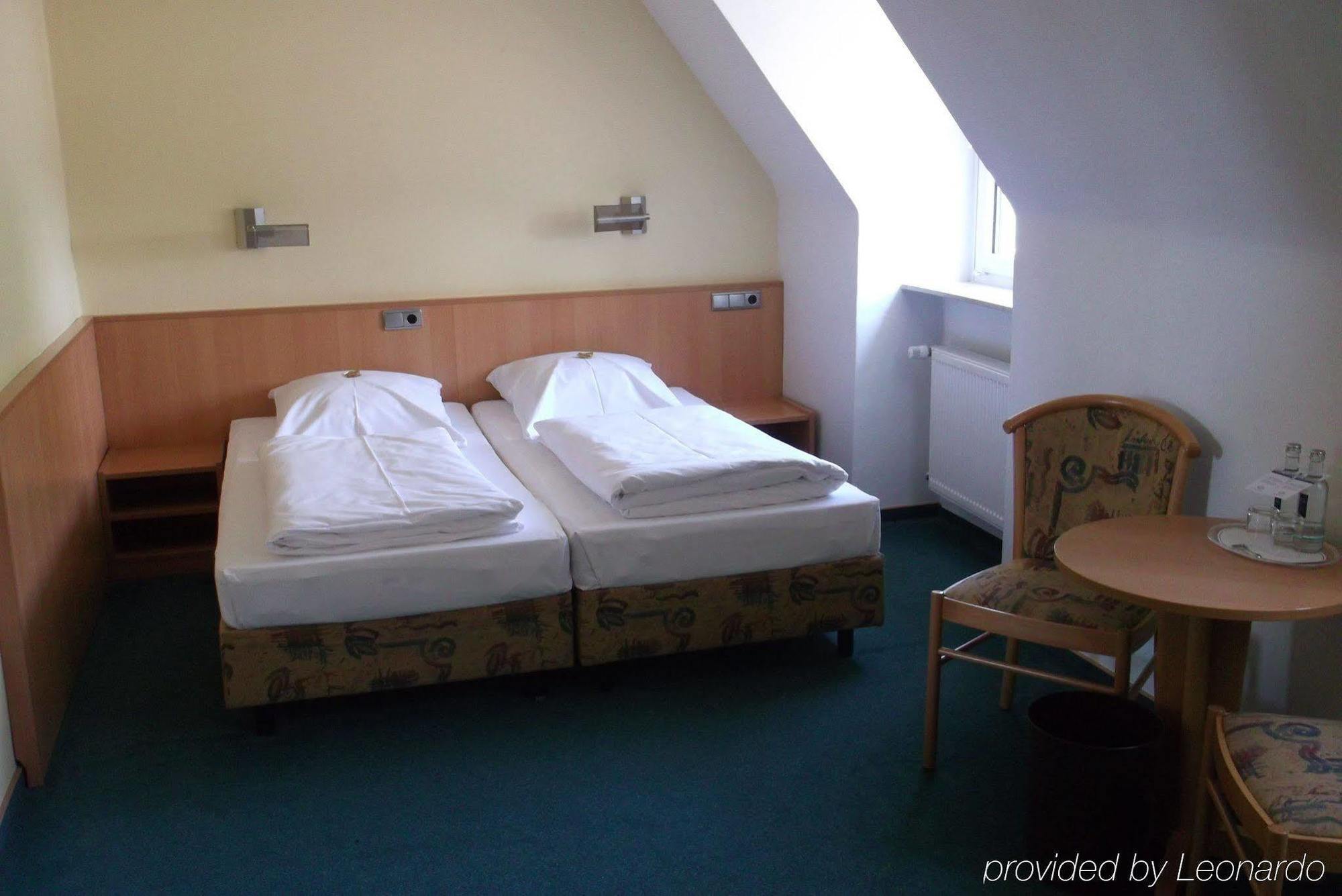 Serways Hotel Reinhardshain Nord Grünberg Zimmer foto